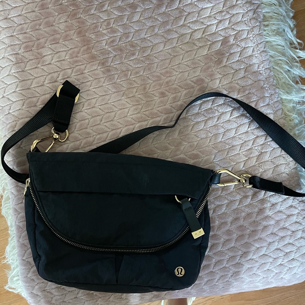 Lululemon crossbody bag